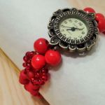 Zegarek z czerwoną bransoletką - zegarek retro z bransoletką
