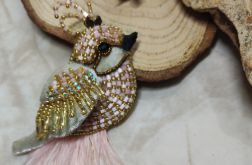 Broszka w kształcie ptaka – elegancka biżuteria handmade