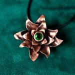 Wisior Szmaragdowy rozkwit - wisior przód