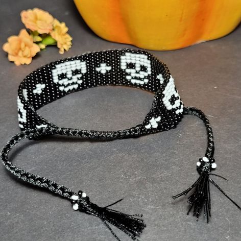 Bransoletka z motywem czaszki  styl  rokowy punk gotycki halloween