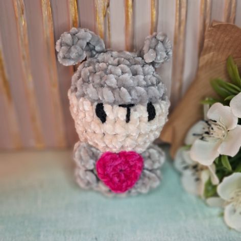 Króliczek walentynka amigurumi