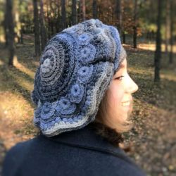Szary beret  freeform crochet