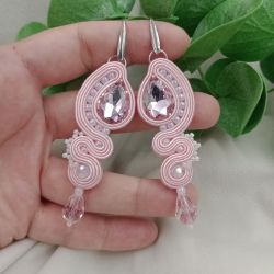 Soutache sutasz kolczyki pudrowy róż klipsy