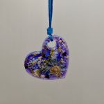 Wisiorek z żywicy - Lawendowe Serce z Kwiatami - 2