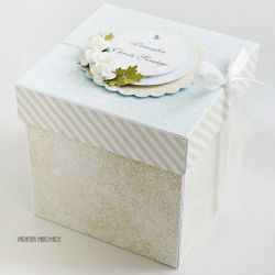 Z wózeczkiem na chrzest (błękit)