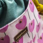 Zielona listonoszka z kominem z weluru w różowe tulipany – handmade, unikat - 