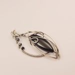 Srebrny wisiorek z czarnym kamieniem – elegancka biżuteria handmade, unikatowy design - srebrny wisior z onyksem