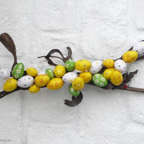Pisanki na gałęziach
