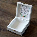 Prezent Komunijny - personalizowane pudełko - Pudełko na pamiątkę pierwszej komunii świętej kwiaty personalizowany prezent komunijny komunia dziewczynki szkatułka na pieniądze