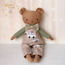 Miś Tymuś w ogrodniczkach przytulanka prezent