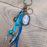 Brelok do kluczy w stylu boho z kaboszonem - Meadow Breeze - 4