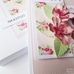 Kartka ROCZNICOWA z różowymi kwiatami - Różowo-biała kartka na rocznicę ślubu lub urodzin