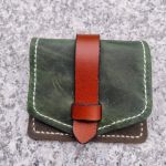 Portfel skórzany na karty - Przód zapinany na pasek