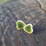 Malutkie zielone kolczyki serduszka - kolczyki zielone serduszka