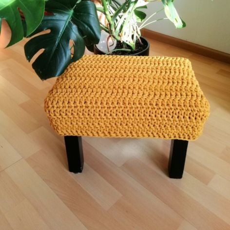 Pokrowiec kwadratowy na stołek, taboret, krzesło.