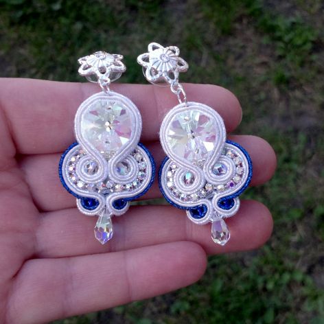 Kolczyki sutasz Queen kremowe