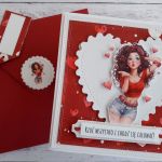 Kartka na walentynki z całuśną dziewczyną 2, nietypowy napis - Tył koperty z ozdobnym kółeczkiem