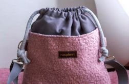 Szaro-różowa listonoszka z kominem