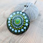 Wisiorek Green Mi - Dot painting - Wisiorek Green Mi