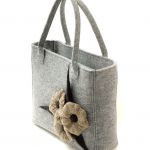 Anardeko 2012-102: Szara torebka z filcu z beżowymi kwiatami - 