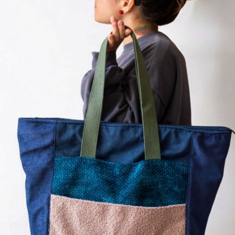 Granatowa duża torba do pracy na laptopa