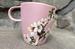 Różowy, porcelanowy kubek ręcznie malowany Kwiaty wiśni