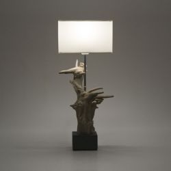 Lampa drewniana z korzenia "Nestling"