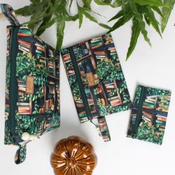 Komplet 3 kosmetyczek w książki i kwiaty