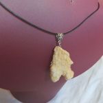 Naturalny korzeń korala, matowy koral gąbczasty - wisiorek - 