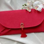 Torebka kopertówka z chwostem, boho czerwona - torebka z chwostem