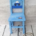 niebieskie krzesełko z oparciem auto - meble do pokoju dziecięcego