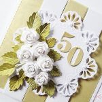 Kartka ROCZNICA ŚLUBU z białymi różami - Złocisto-biała kartka na rocznicę ślubu z różami