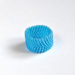Pierścionek koralikowy niebieski 3 - pierścionek koralikowy