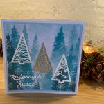 kartka bożonarodzeniowa z choinkami - kartka od przodu