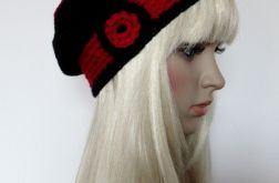 Czarno-czerwony beret z kwiatkiem