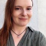 Jasnoróżowy w siateczce - wisior XS - minimalistyczne opakowanie
