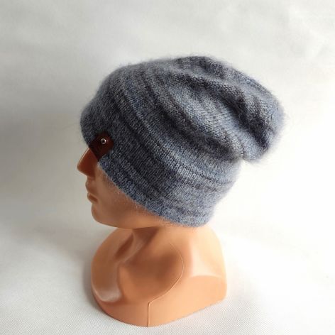 Czapka z nitką moheru.