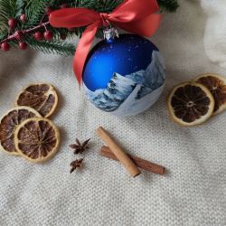 Ręcznie malowana bombka "zimowe Tatry" (5), 10 cm
