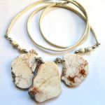 Surowe duże plastry howlitu, okazały naszyjnik - 