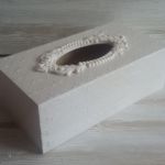 Biały chustecznik z ornamentem - Handmade pudełko na chusteczki