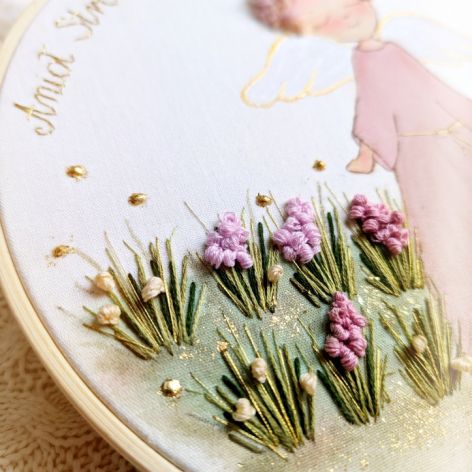 Obrazek z aniołem na haftowanej łące pamiątka