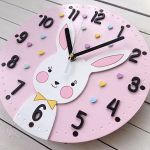 Zegar dla dziewczynki z króliczkiem - Każdy element jest wycięty i przyklejony osobno