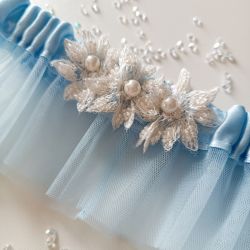Podwiązka ślubna niebieska tiulowa kwiaty 3D