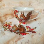 Ręcznie malowany komplet z wiewiórkami filiżanka z talerzykiem - ręcznie malowane