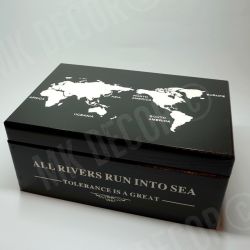 Skrzynia/kufer z wieczkiem czarny z mapą świata