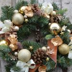 Wianek sztuczny Bożonarodzeniowy złoty - sztuczna baza