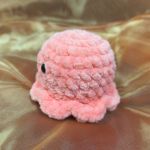 Ręcznie robiona meduza amigurumi – maskotka handmade ciemny róż - Meduzka- ciemny róż