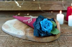 Róża z filcu - niebieska