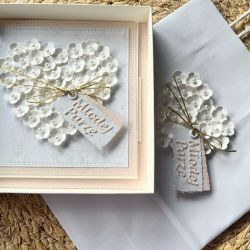 019,kartka na ślub w pudełku z kwiatowym sercem i torebką