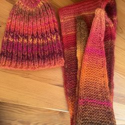 Czapka i szalik-komplet